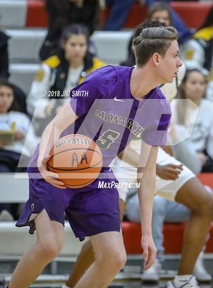 Thumbnail 3 in Manzano vs. Mayfield (Albuquerque Academy Joe Armijo Basketball Classic) photogallery.