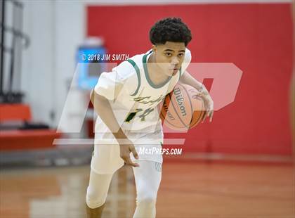 Thumbnail 3 in Manzano vs. Mayfield (Albuquerque Academy Joe Armijo Basketball Classic) photogallery.