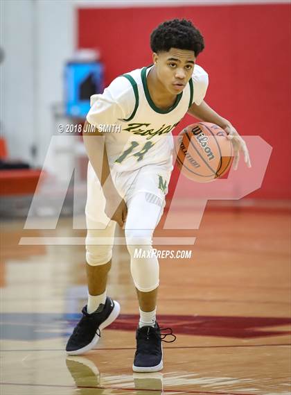 Thumbnail 2 in Manzano vs. Mayfield (Albuquerque Academy Joe Armijo Basketball Classic) photogallery.