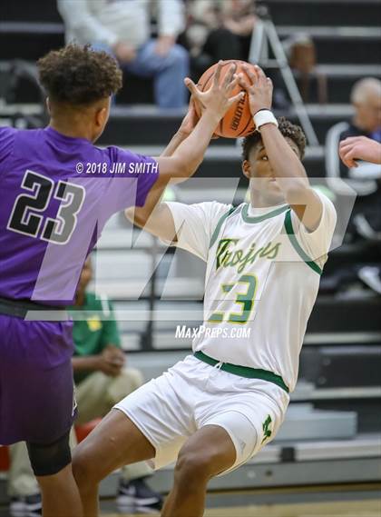 Thumbnail 2 in Manzano vs. Mayfield (Albuquerque Academy Joe Armijo Basketball Classic) photogallery.