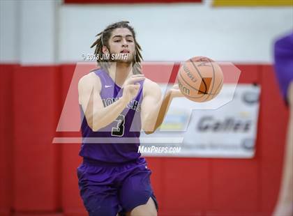 Thumbnail 3 in Manzano vs. Mayfield (Albuquerque Academy Joe Armijo Basketball Classic) photogallery.