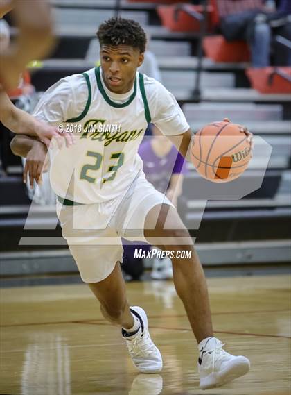 Thumbnail 3 in Manzano vs. Mayfield (Albuquerque Academy Joe Armijo Basketball Classic) photogallery.