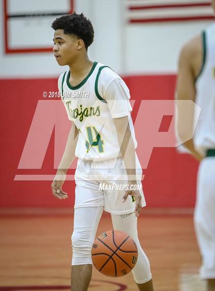 Thumbnail 1 in Manzano vs. Mayfield (Albuquerque Academy Joe Armijo Basketball Classic) photogallery.
