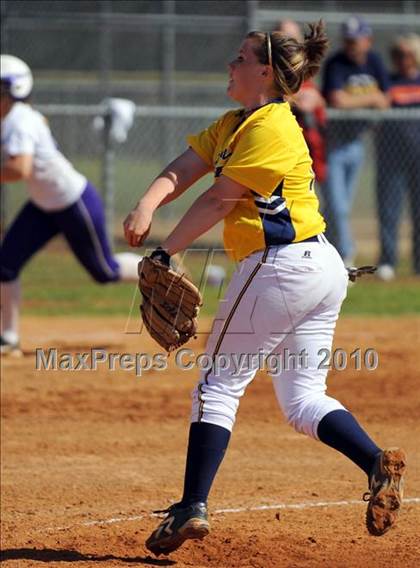 Thumbnail 2 in Springville vs. Buckhorn (Bob Jones Invitational) photogallery.