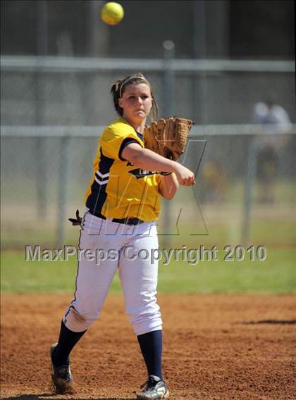 Thumbnail 3 in Springville vs. Buckhorn (Bob Jones Invitational) photogallery.