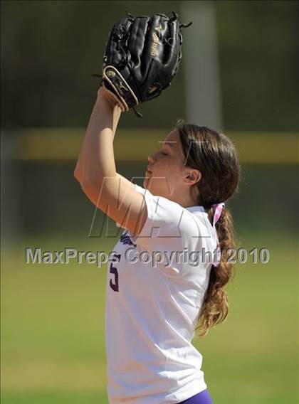 Thumbnail 3 in Springville vs. Buckhorn (Bob Jones Invitational) photogallery.