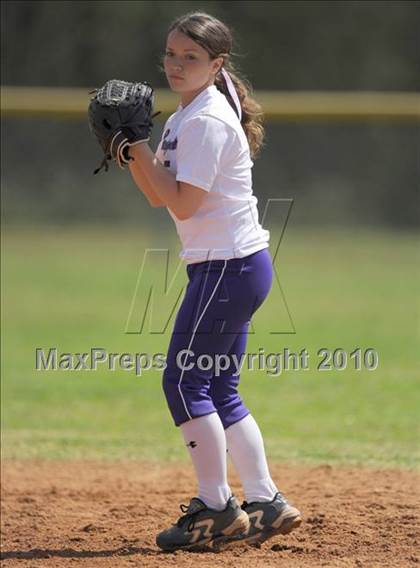 Thumbnail 2 in Springville vs. Buckhorn (Bob Jones Invitational) photogallery.