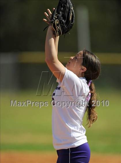 Thumbnail 2 in Springville vs. Buckhorn (Bob Jones Invitational) photogallery.