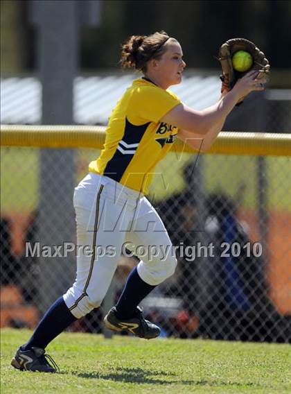 Thumbnail 1 in Springville vs. Buckhorn (Bob Jones Invitational) photogallery.