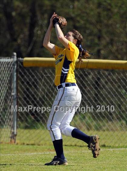 Thumbnail 3 in Springville vs. Buckhorn (Bob Jones Invitational) photogallery.