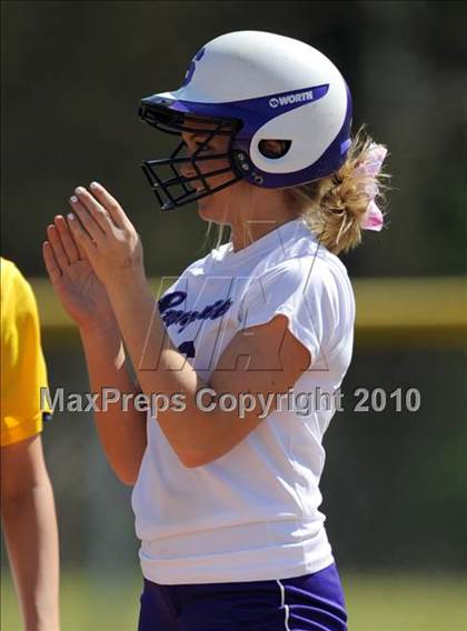 Thumbnail 3 in Springville vs. Buckhorn (Bob Jones Invitational) photogallery.