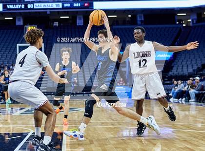 Thumbnail 3 in Valley Christian vs. Sacramento Waldorf (CIF SJS D6 Final) photogallery.