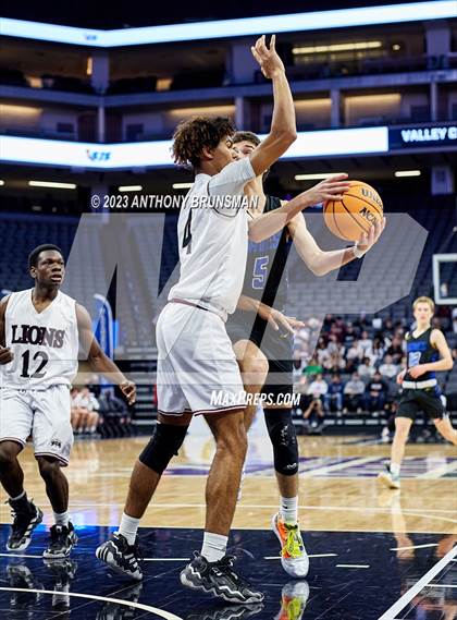 Thumbnail 2 in Valley Christian vs. Sacramento Waldorf (CIF SJS D6 Final) photogallery.