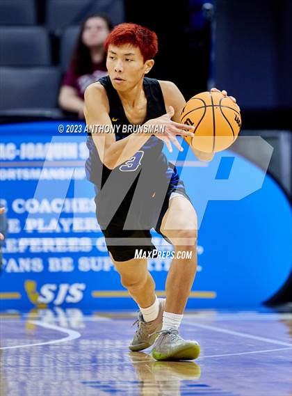 Thumbnail 1 in Valley Christian vs. Sacramento Waldorf (CIF SJS D6 Final) photogallery.