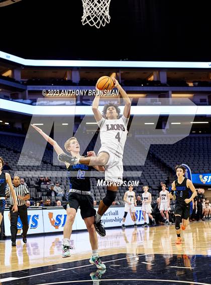Thumbnail 2 in Valley Christian vs. Sacramento Waldorf (CIF SJS D6 Final) photogallery.