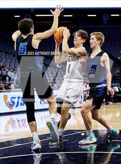 Thumbnail 2 in Valley Christian vs. Sacramento Waldorf (CIF SJS D6 Final) photogallery.