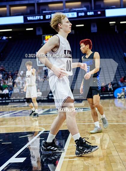 Thumbnail 3 in Valley Christian vs. Sacramento Waldorf (CIF SJS D6 Final) photogallery.