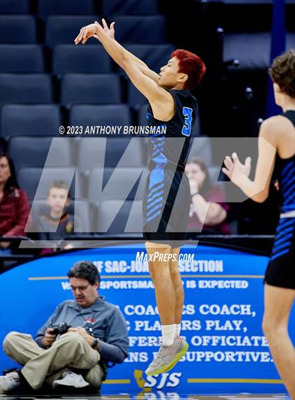 Thumbnail 2 in Valley Christian vs. Sacramento Waldorf (CIF SJS D6 Final) photogallery.