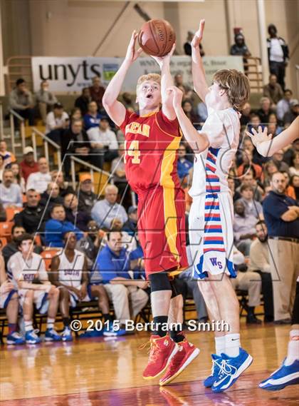 Thumbnail 1 in Williamsville South vs. Olean (Section 6 Class A Final) photogallery.