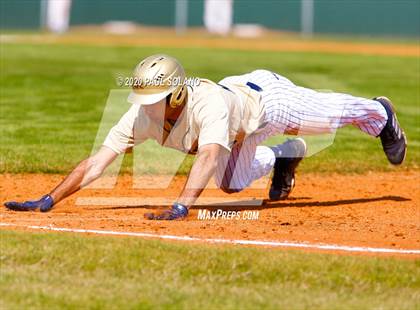 Thumbnail 3 in Holy Cross @ John Jay photogallery.