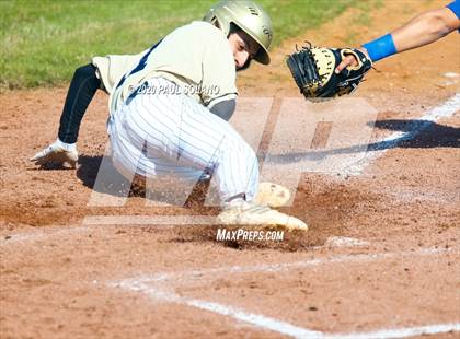 Thumbnail 1 in Holy Cross @ John Jay photogallery.
