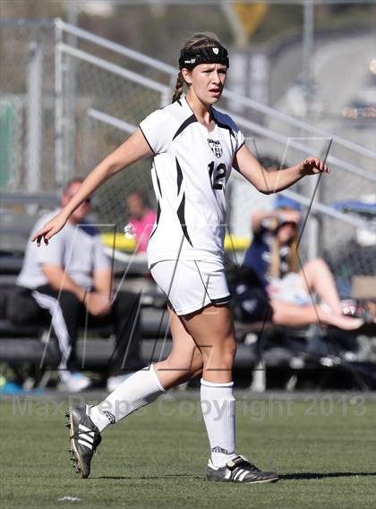 Thumbnail 3 in Flintridge Sacred Heart vs. West Ranch (Los Tacos Holiday Festival) photogallery.