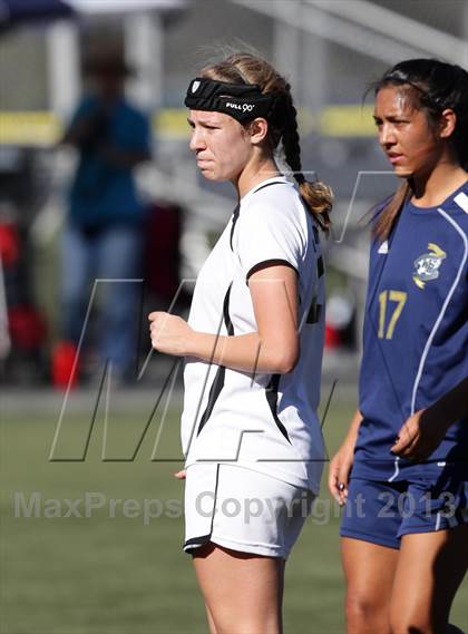 Thumbnail 2 in Flintridge Sacred Heart vs. West Ranch (Los Tacos Holiday Festival) photogallery.