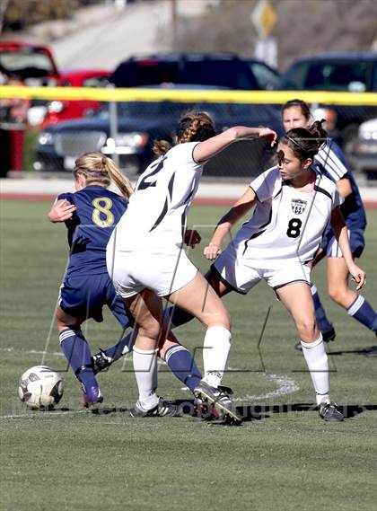 Thumbnail 3 in Flintridge Sacred Heart vs. West Ranch (Los Tacos Holiday Festival) photogallery.