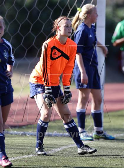 Thumbnail 2 in Flintridge Sacred Heart vs. West Ranch (Los Tacos Holiday Festival) photogallery.