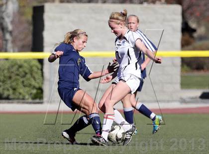 Thumbnail 1 in Flintridge Sacred Heart vs. West Ranch (Los Tacos Holiday Festival) photogallery.