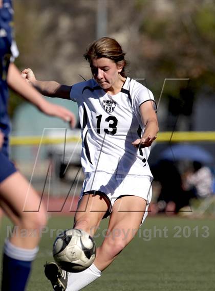 Thumbnail 2 in Flintridge Sacred Heart vs. West Ranch (Los Tacos Holiday Festival) photogallery.