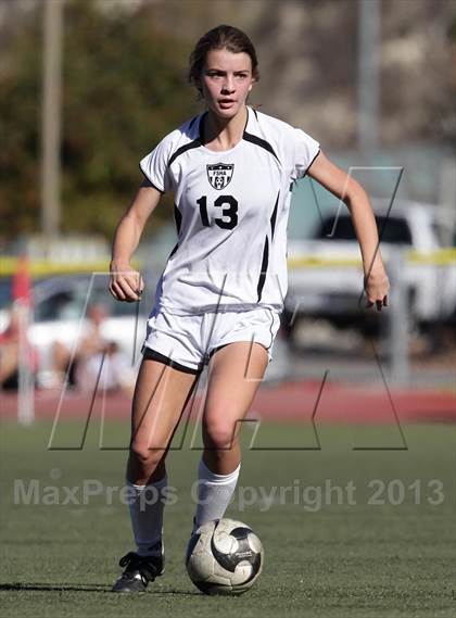 Thumbnail 3 in Flintridge Sacred Heart vs. West Ranch (Los Tacos Holiday Festival) photogallery.