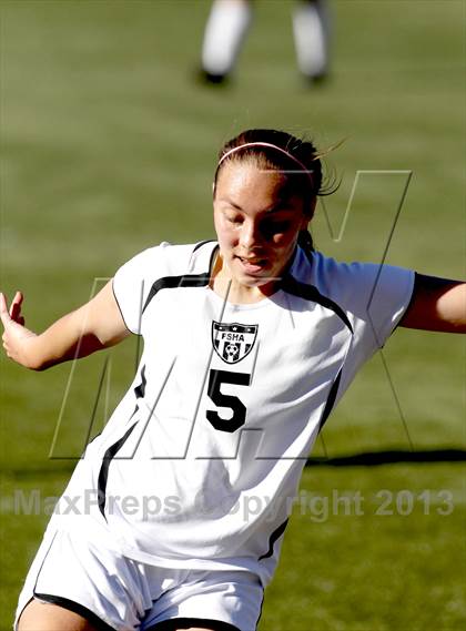 Thumbnail 1 in Flintridge Sacred Heart vs. West Ranch (Los Tacos Holiday Festival) photogallery.