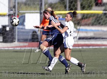 Thumbnail 2 in Flintridge Sacred Heart vs. West Ranch (Los Tacos Holiday Festival) photogallery.