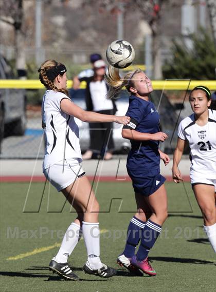 Thumbnail 1 in Flintridge Sacred Heart vs. West Ranch (Los Tacos Holiday Festival) photogallery.