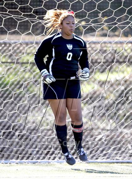 Thumbnail 1 in Flintridge Sacred Heart vs. West Ranch (Los Tacos Holiday Festival) photogallery.