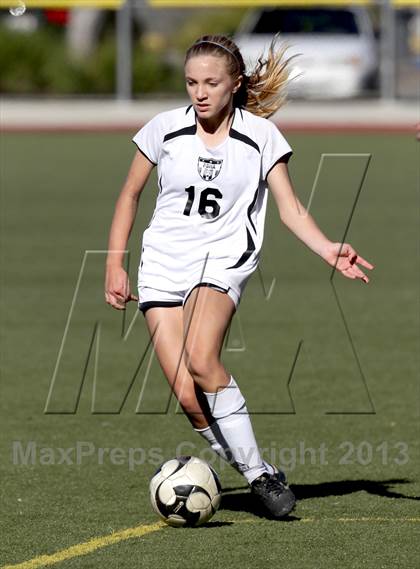 Thumbnail 3 in Flintridge Sacred Heart vs. West Ranch (Los Tacos Holiday Festival) photogallery.