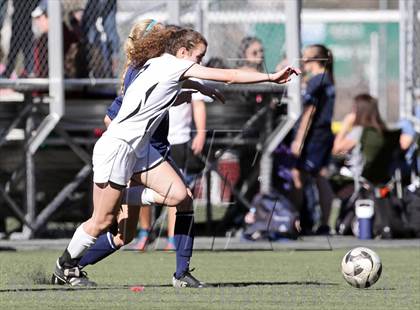 Thumbnail 3 in Flintridge Sacred Heart vs. West Ranch (Los Tacos Holiday Festival) photogallery.