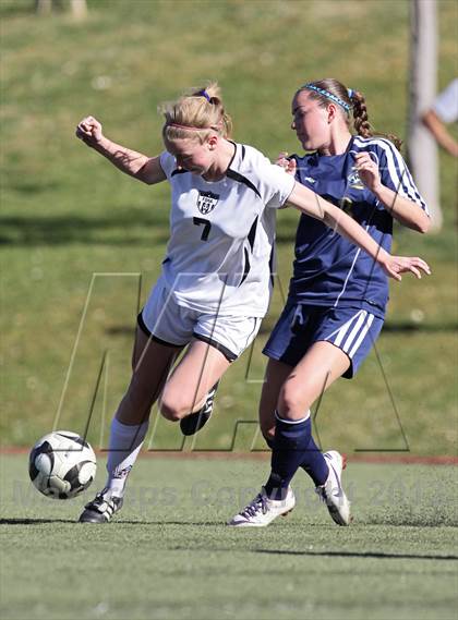Thumbnail 3 in Flintridge Sacred Heart vs. West Ranch (Los Tacos Holiday Festival) photogallery.
