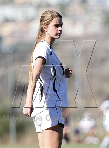 Thumbnail 3 in Flintridge Sacred Heart vs. West Ranch (Los Tacos Holiday Festival) photogallery.