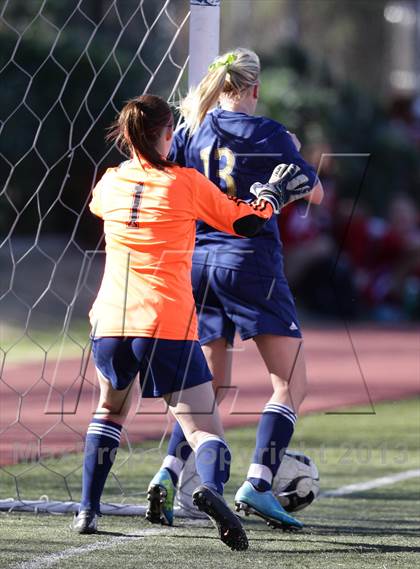 Thumbnail 2 in Flintridge Sacred Heart vs. West Ranch (Los Tacos Holiday Festival) photogallery.