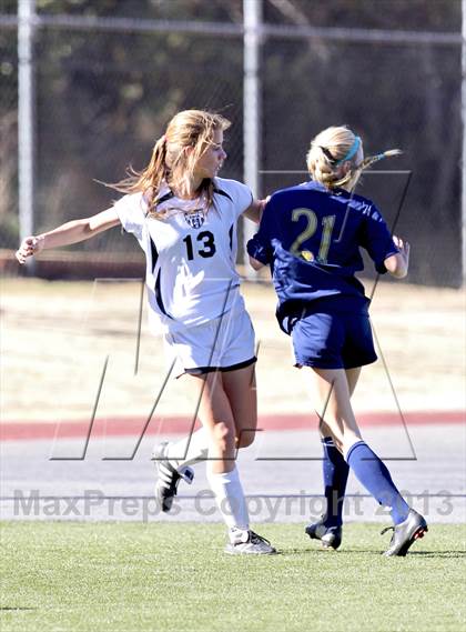 Thumbnail 2 in Flintridge Sacred Heart vs. West Ranch (Los Tacos Holiday Festival) photogallery.