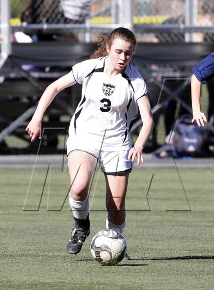 Thumbnail 2 in Flintridge Sacred Heart vs. West Ranch (Los Tacos Holiday Festival) photogallery.