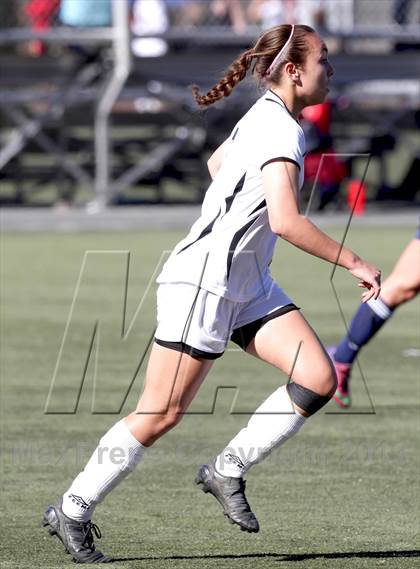 Thumbnail 1 in Flintridge Sacred Heart vs. West Ranch (Los Tacos Holiday Festival) photogallery.