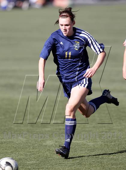 Thumbnail 2 in Flintridge Sacred Heart vs. West Ranch (Los Tacos Holiday Festival) photogallery.