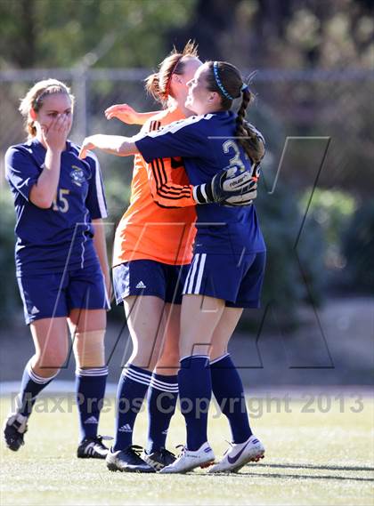 Thumbnail 1 in Flintridge Sacred Heart vs. West Ranch (Los Tacos Holiday Festival) photogallery.