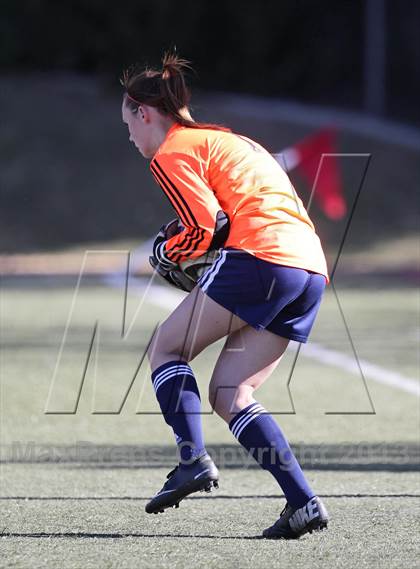 Thumbnail 1 in Flintridge Sacred Heart vs. West Ranch (Los Tacos Holiday Festival) photogallery.