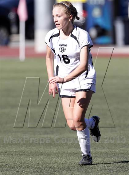 Thumbnail 3 in Flintridge Sacred Heart vs. West Ranch (Los Tacos Holiday Festival) photogallery.