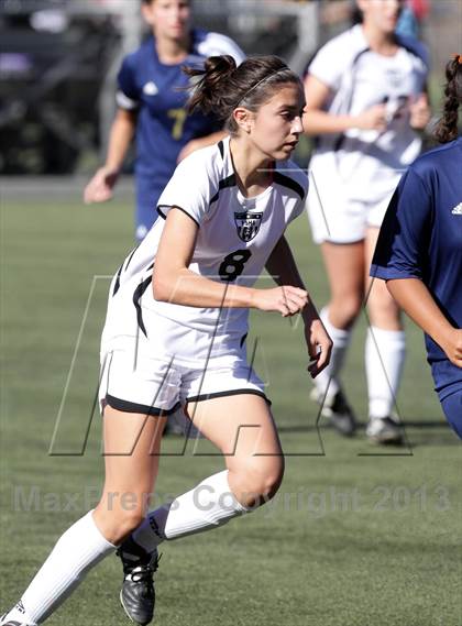 Thumbnail 2 in Flintridge Sacred Heart vs. West Ranch (Los Tacos Holiday Festival) photogallery.