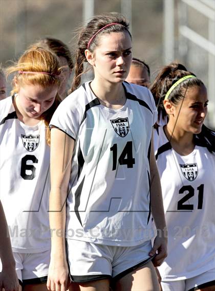 Thumbnail 2 in Flintridge Sacred Heart vs. West Ranch (Los Tacos Holiday Festival) photogallery.